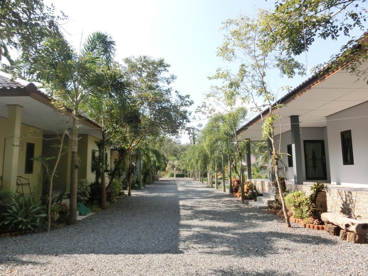 大房子度假村 达叻府 外观 照片